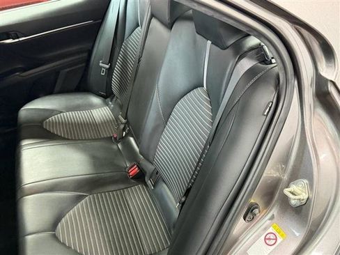Used 2019 Toyota Camry SE w/ Carpet Mat Package FWD image 13
