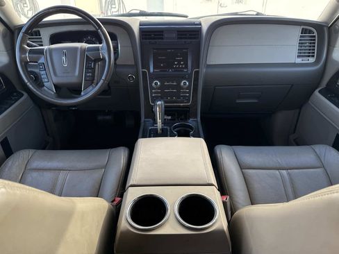 Used 2015 Lincoln Navigator 2WD image 16