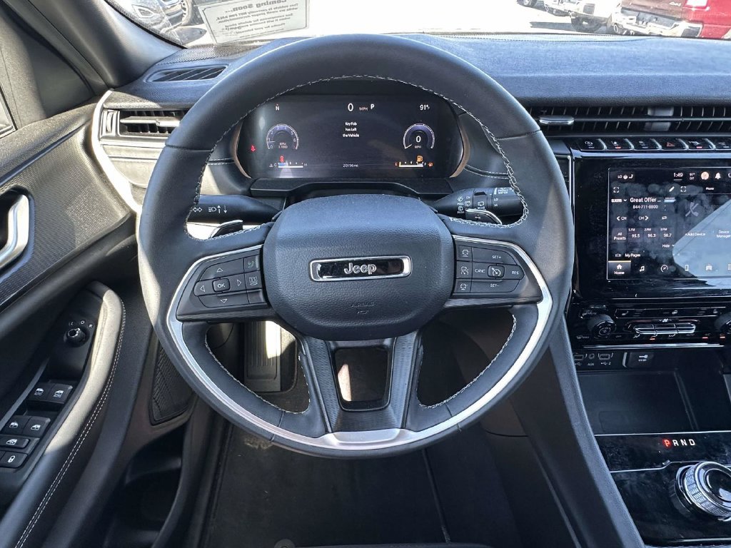 Used 2024 Jeep Grand Cherokee L Laredo w/ Luxury Tech Group I AWD/4WD image 14