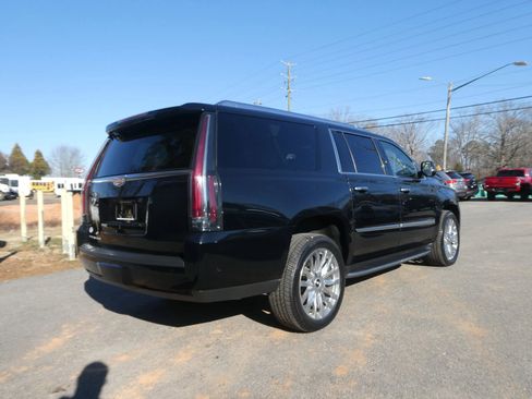 Used 2019 Cadillac Escalade ESV Luxury image 5