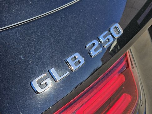 Certified 2025 Mercedes-Benz GLB 250 4MATIC image 8