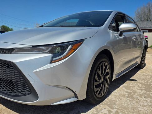 Used 2022 Toyota Corolla LE FWD image 24