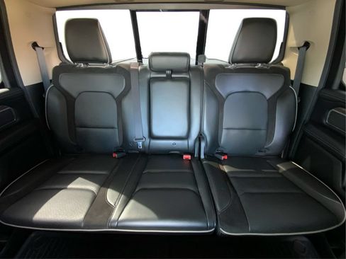 Used 2020 RAM 1500 Laramie AWD/4WD image 15