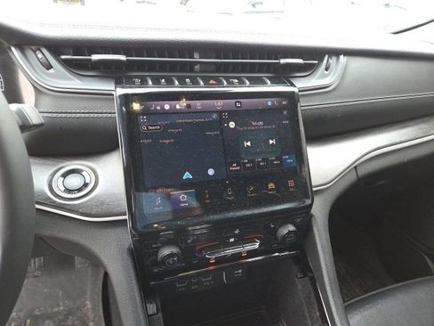 Used 2023 Jeep Grand Cherokee L Limited w/ Trailer Tow Group (B) image 10