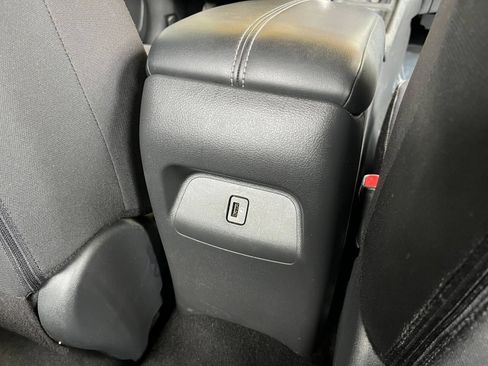 Used 2025 Nissan Sentra SV FWD image 23