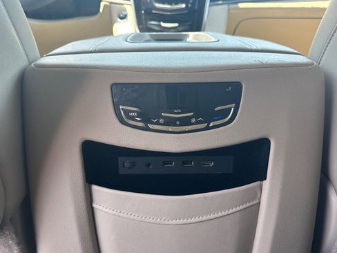 Used 2020 Cadillac Escalade Luxury RWD image 25
