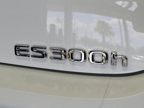 Used 2024 Lexus ES 300h F Sport w/ Accessory Package (Z2) FWD image 7