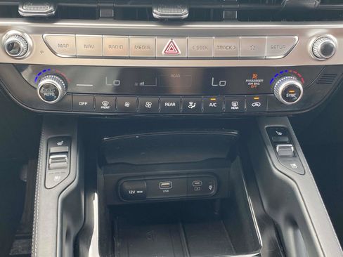 Used 2023 Kia Telluride EX w/ EX Captain's Chair Package image 30