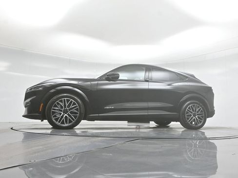 Certified 2025 Ford Mustang Mach-E Premium RWD image 8