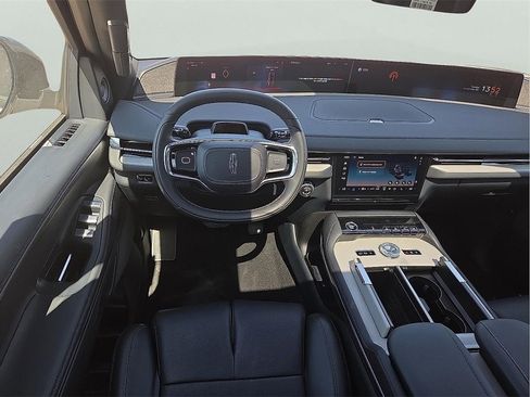 New 2025 Lincoln Navigator L Reserve w/ Jet Appearance Package image 11