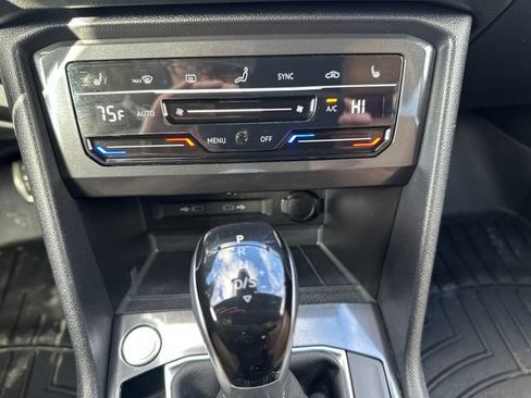 Used 2023 Volkswagen Tiguan SE R-Line image 16