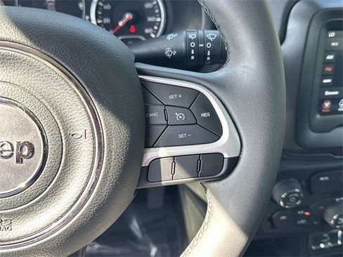 Used 2020 Jeep Renegade Latitude image 7