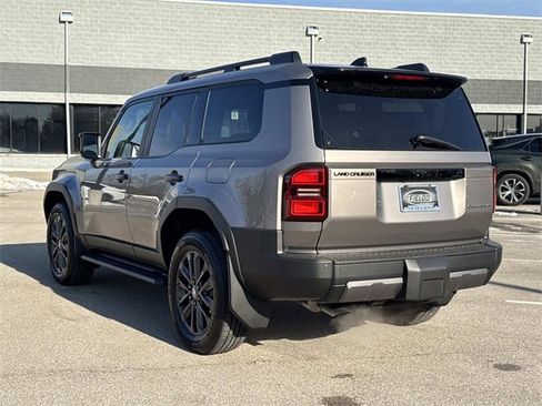 Used 2024 Toyota Land Cruiser image 7