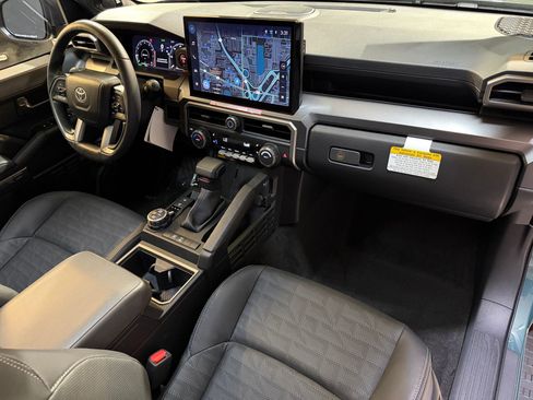 Used 2025 Toyota 4Runner TRD Off-Road Premium AWD/4WD image 49