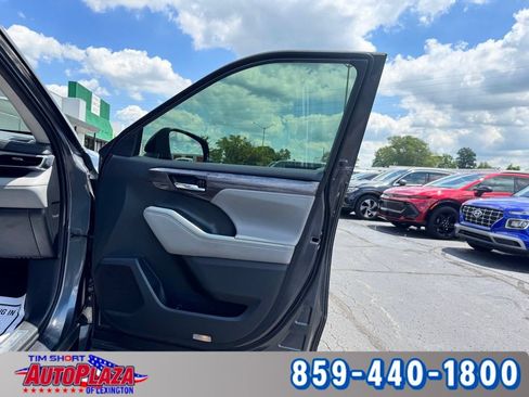Used 2020 Toyota Highlander Limited AWD/4WD image 60