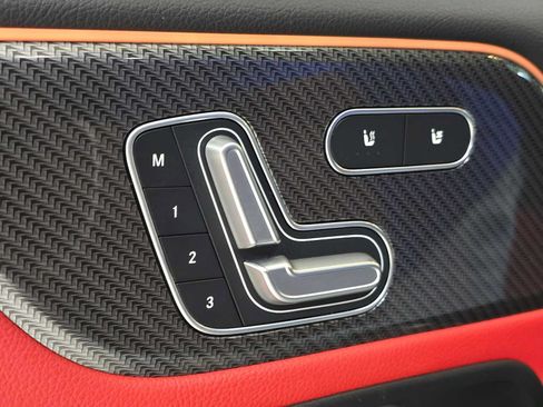 Used 2022 Mercedes-Benz GLB 35 AMG 4MATIC image 23