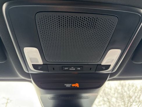 Certified 2025 Honda HR-V Sport image 36