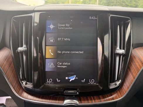 Used 2019 Volvo XC60 T6 Momentum w/ Multimedia Package AWD/4WD image 18