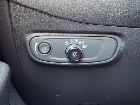 Used 2023 Chevrolet Equinox LT image 22