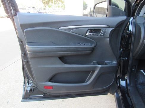 Used 2022 Honda Pilot Special Edition image 11