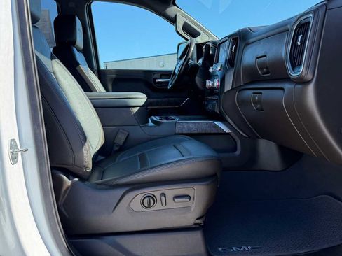 Used 2021 GMC Sierra 3500 Denali w/ Technology Package image 12