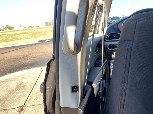 Used 2023 Chrysler Voyager LX FWD image 48