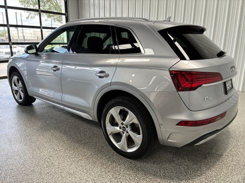 Used 2021 Audi Q5 Prestige AWD/4WD image 2
