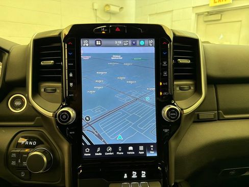 New 2026 RAM 1500 4x4 Crew Cab image 16