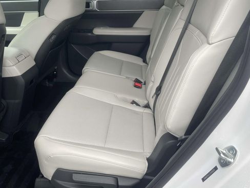 Used 2025 Hyundai Santa Fe SEL FWD image 14