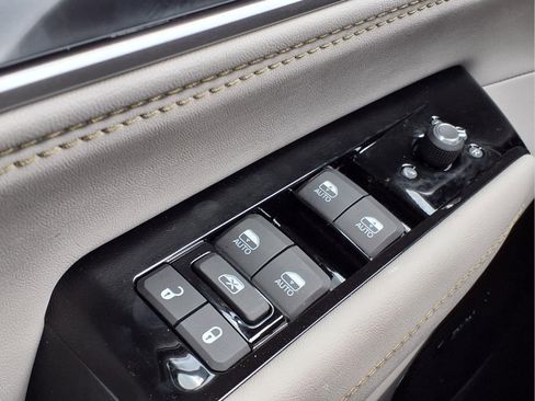 New 2026 Jeep Grand Wagoneer Limited AWD/4WD image 14