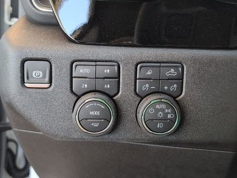 New 2025 Chevrolet Silverado 2500 LT w/ Texas Edition image 17