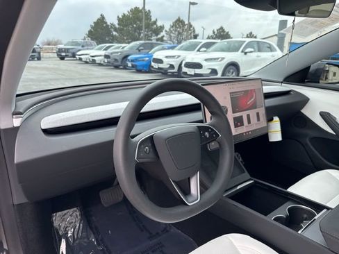 Used 2025 Tesla Model 3 Long Range AWD/4WD image 16