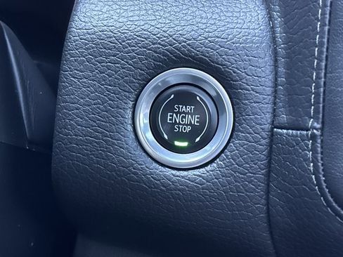 Used 2021 GMC Yukon Denali w/ Denali Premium Package image 37