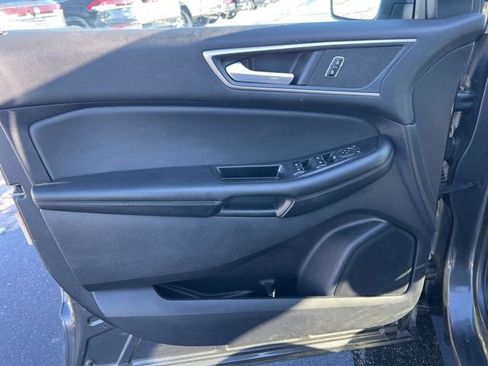 Used 2020 Ford Edge SEL image 24