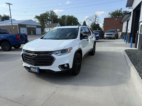 Used 2020 Chevrolet Traverse Premier w/ Redline Edition AWD/4WD image 3