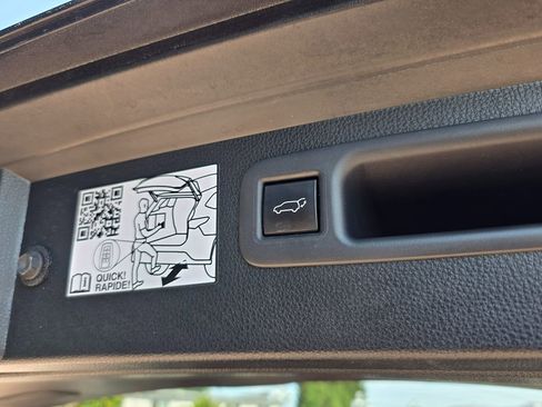 Used 2022 Toyota Highlander Limited image 20