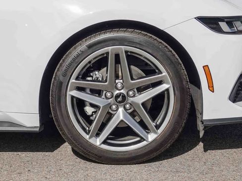 Used 2024 Ford Mustang EcoBoost image 10