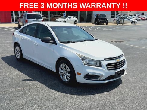 Used 2015 Chevrolet Cruze LS FWD image 2