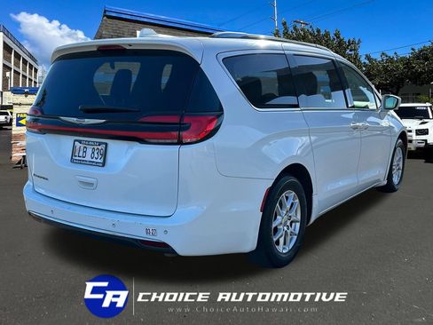 Used 2021 Chrysler Pacifica Touring-L FWD image 8
