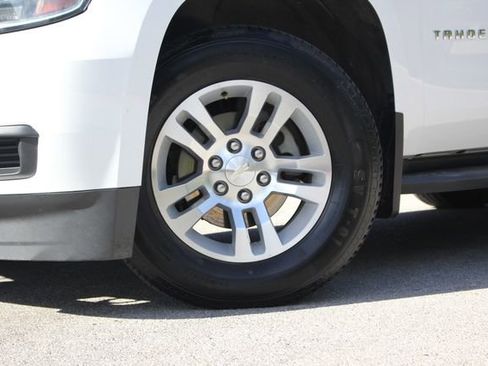 Used 2018 Chevrolet Tahoe LT image 3