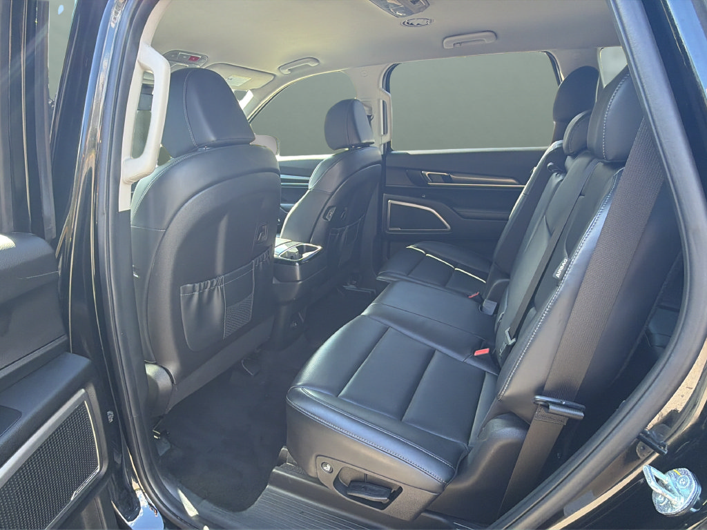 Used 2024 Kia Telluride LX FWD image 11