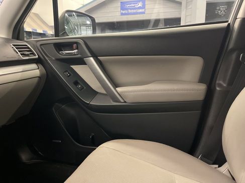 Used 2016 Subaru Forester 2.5i Touring w/ Eyesight & Navigation System image 15