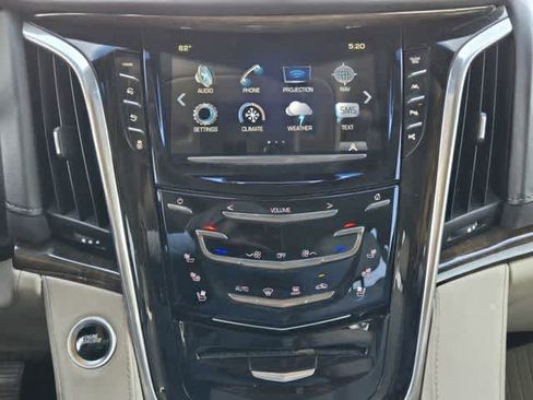 Used 2019 Cadillac Escalade Luxury RWD image 17