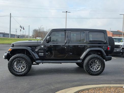 Used 2019 Jeep Wrangler Unlimited Sahara w/ Uconnect 4C Nav & Sound Group image 8