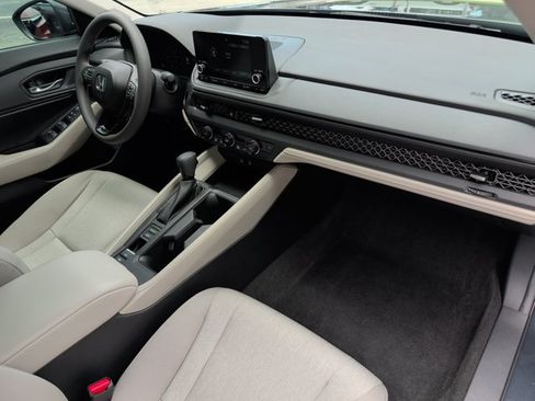 Used 2024 Honda Accord EX image 30