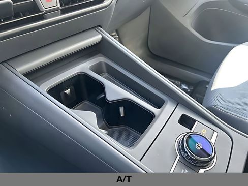 New 2026 Volkswagen Tiguan SE AWD/4WD image 32