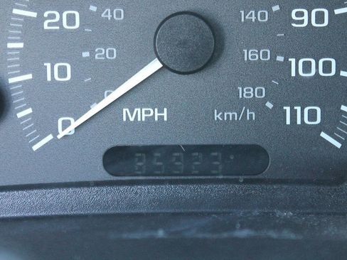 Used 2005 Chevrolet Cavalier Sedan w/ Preferred Equipment Group FWD image 40