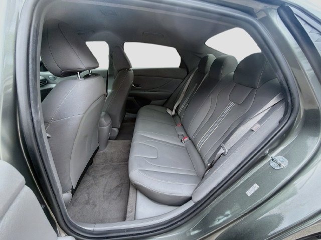 Certified 2024 Hyundai Elantra SEL FWD image 24