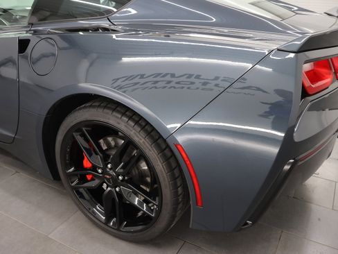 Used 2019 Chevrolet Corvette Stingray Coupe w/ Carbon Flash Badge Package RWD image 26
