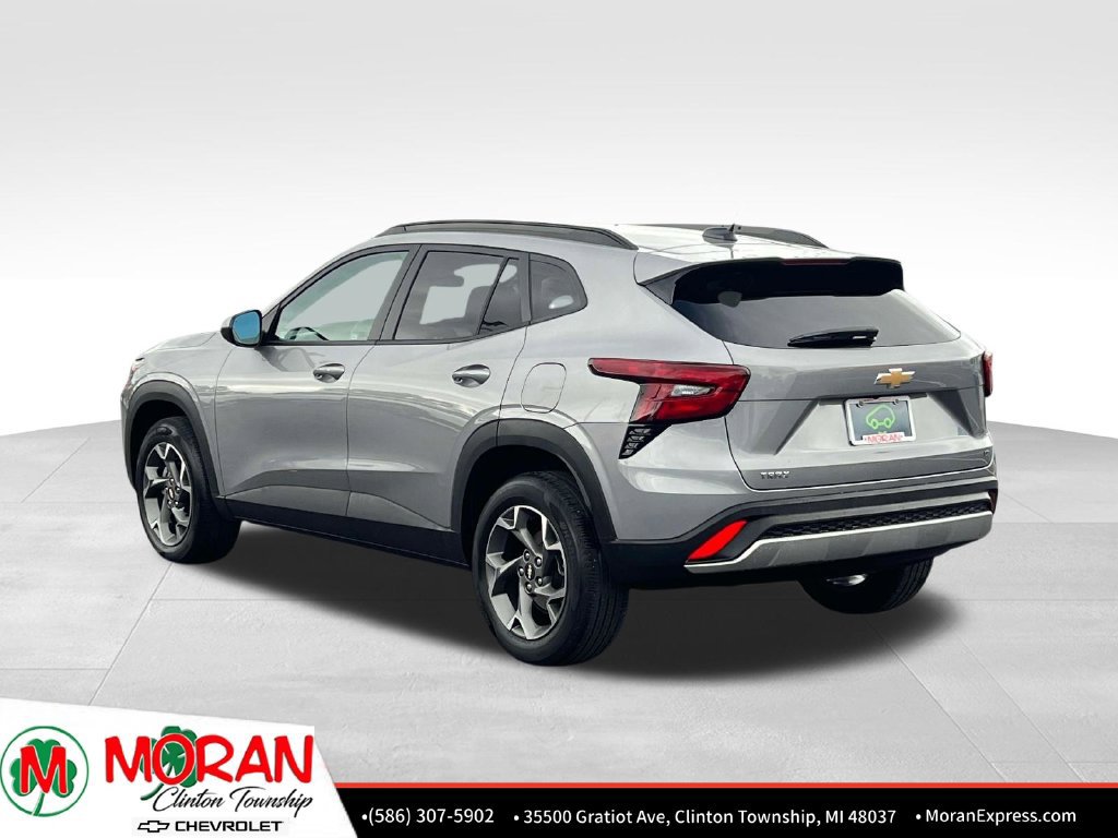 Certified 2024 Chevrolet Trax LT w/ Sunroof Package FWD image 4